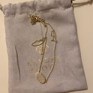 Kendra Scott necklace
